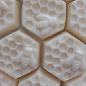 lot 4 Savons au lait de chèvre à l'huile d'amande douce