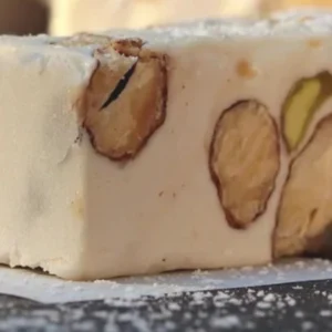 Fondant à la cire d’abeille parfum NOUGAT BLANC Fondant parfumé à la cire d'abeille Les ateliers voluptueux Fondant parfumé Bougie parfumée Parfum de Grasse Orléans Loiret France